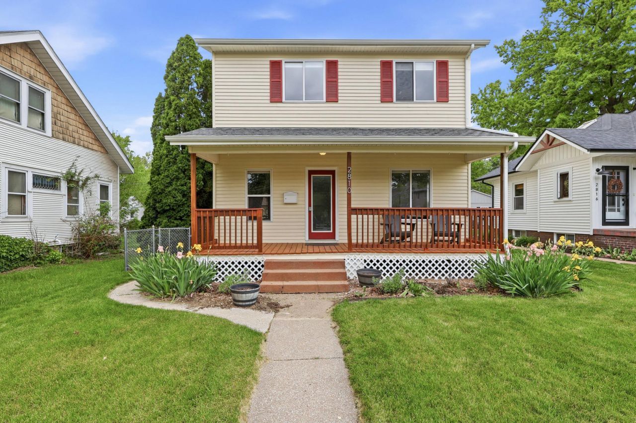 2810 Middle Road, Bettendorf, IA 52722