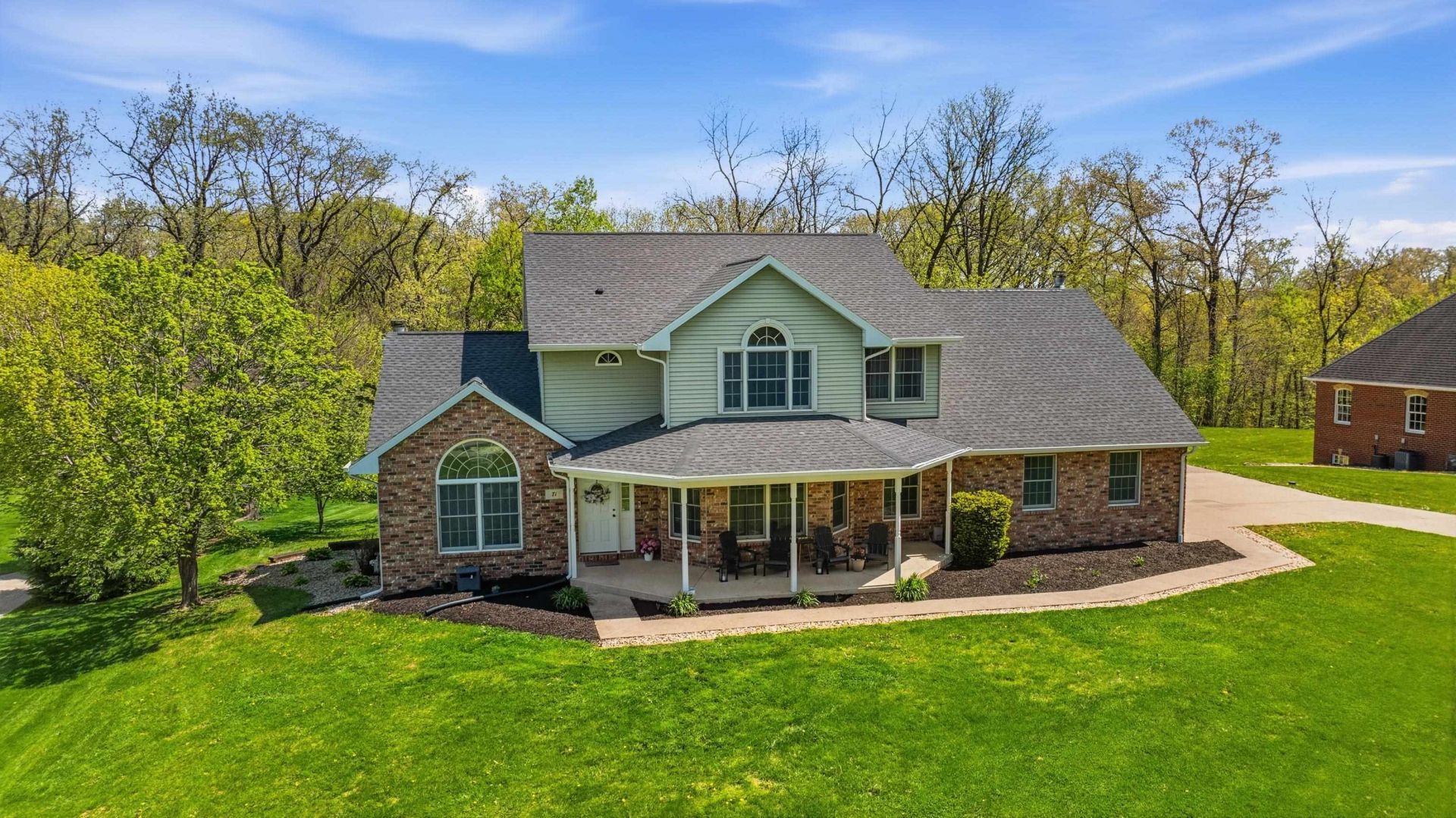71 Ford Drive, East Dubuque, IL 61025